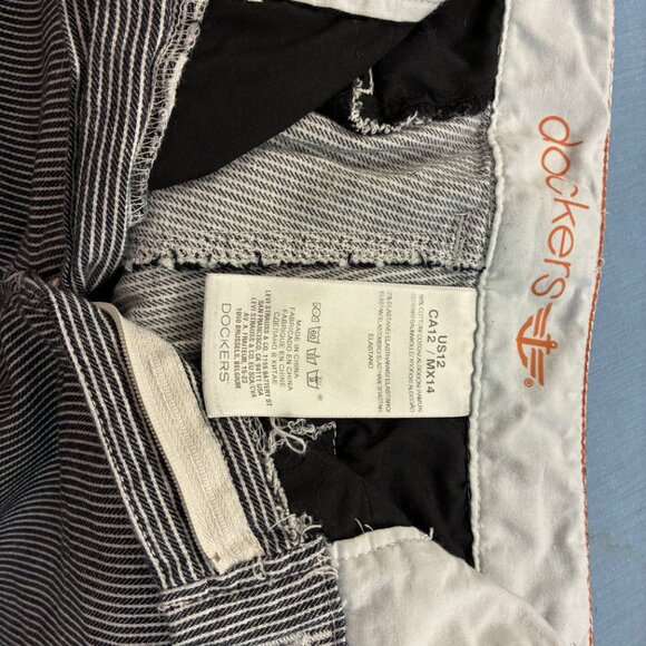 Dockers Blue and White Shorts - Picture 3 of 4